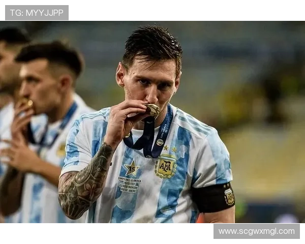 梅西分享佩戴阿根廷队长袖标的照片表达对国家和蓝白色的自豪感